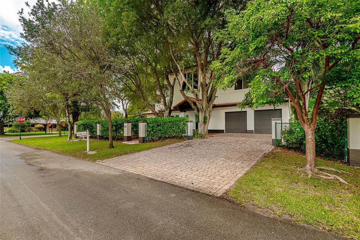 9550 SW 73rd Ave, Pinecrest, FL 33156 House Rental in Pinecrest, FL