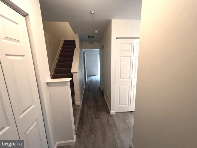 Foto del edificio - 45293 Rumsford Ln