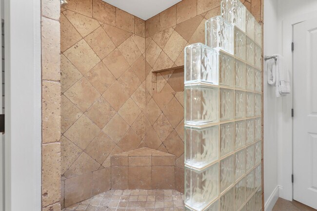 Building Photo - 76570 Hollyhock Dr