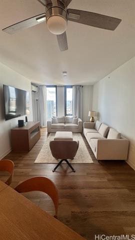 Building Photo - 987 Queen St