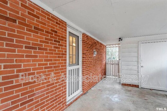 Building Photo - 622 Griffis St