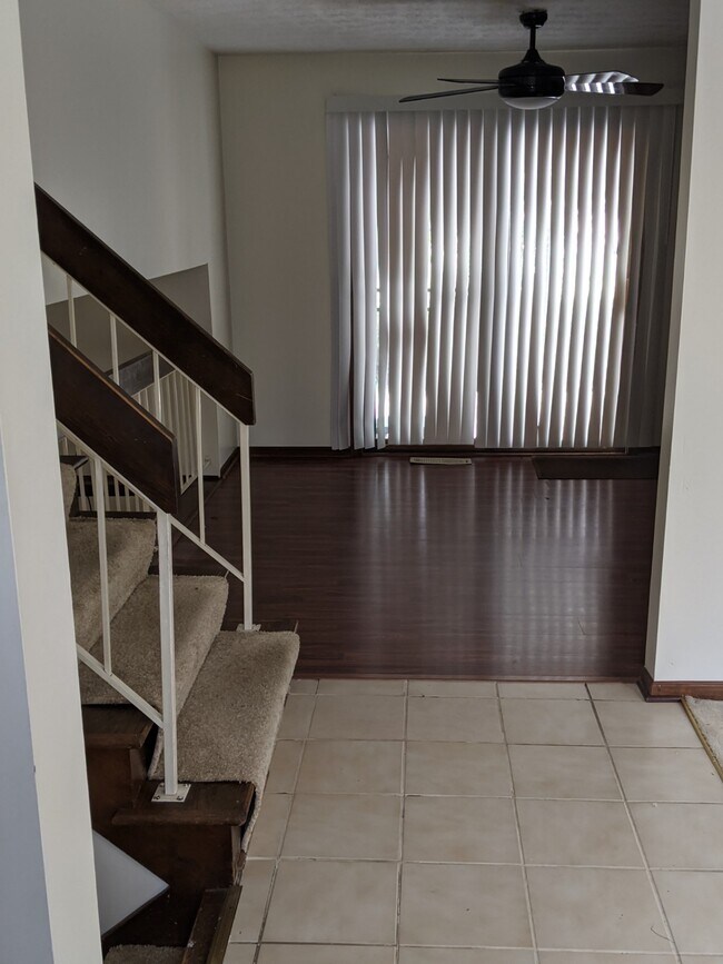 Foto del edificio - 6580 Schenk Ave