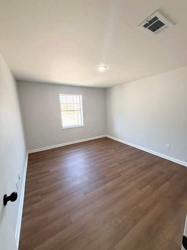 Foto del edificio - 530 N Main St