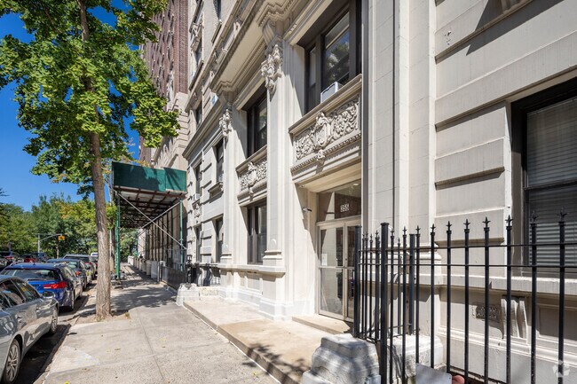 Foto del edificio - 355 W 85th St