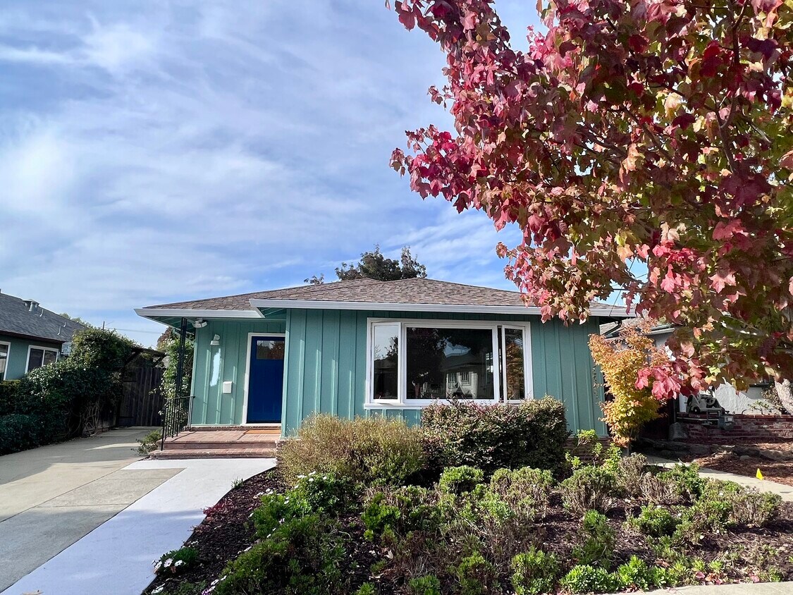 View from street - 1363 Hansen Ave