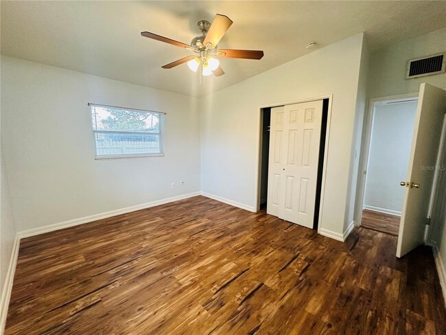 Building Photo - 6033 Balboa Dr