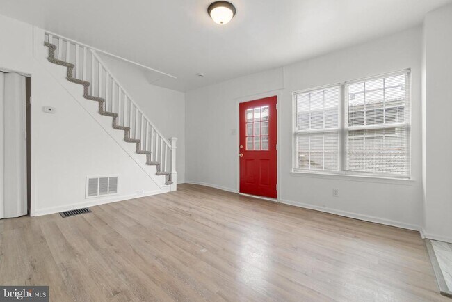 Building Photo - 221 Broadway St