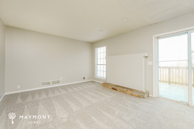 Building Photo - 826 Brandy Oaks Ln