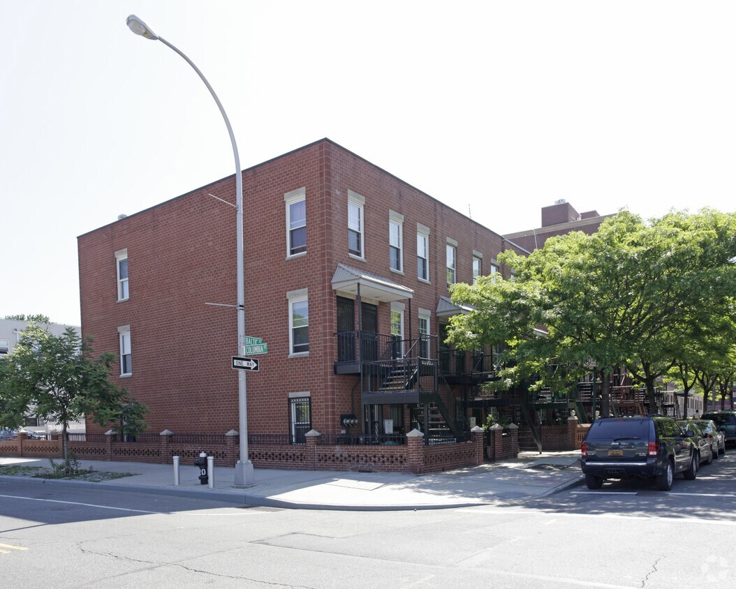 Primary Photo - 85-99 Baltic St