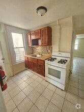 Building Photo - 17 E 21st St
