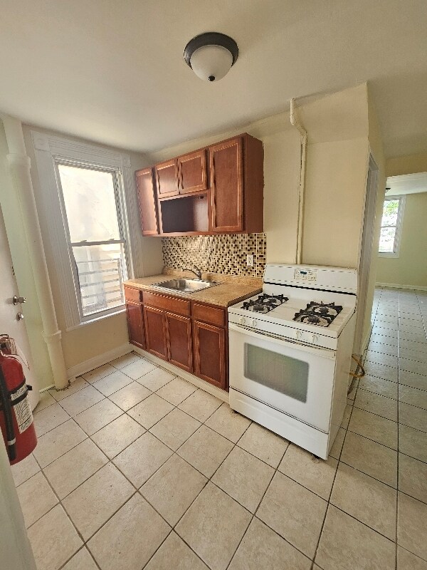 Primary Photo - 17 E 21st St