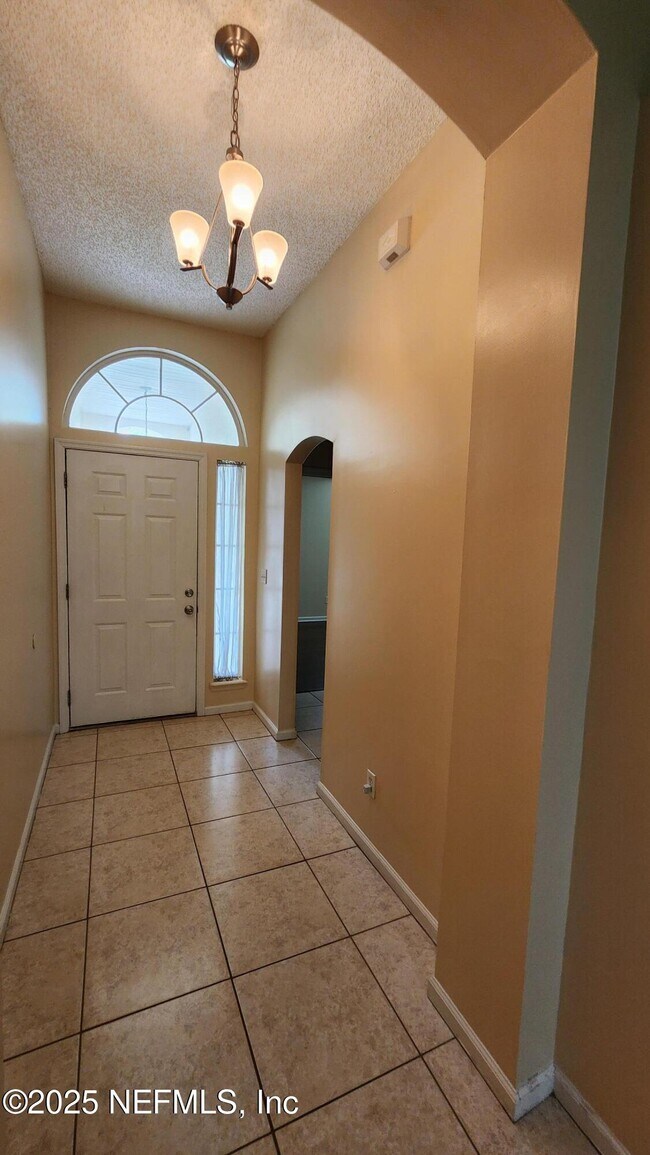Foto del edificio - 256 Southlake Dr