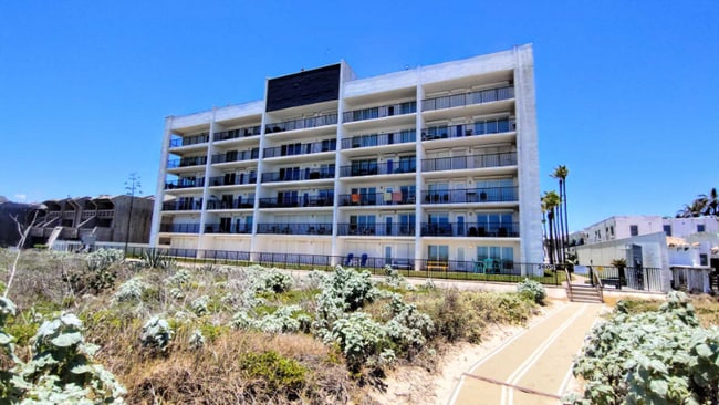 Building Photo - 2600 Gulf Blvd