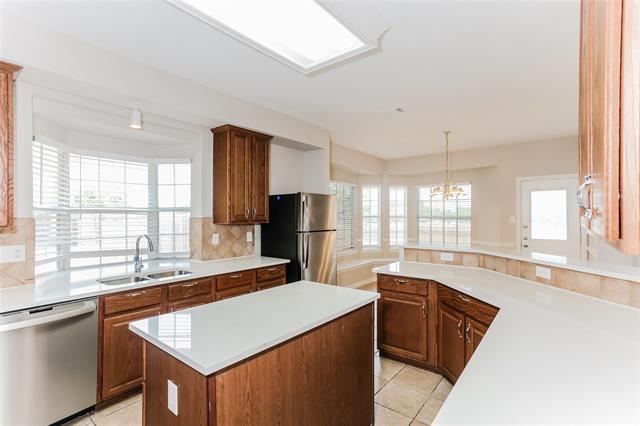Building Photo - 1253 High Bluff Dr