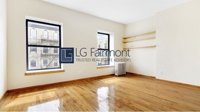 Primary Photo - 858 Lexington Ave