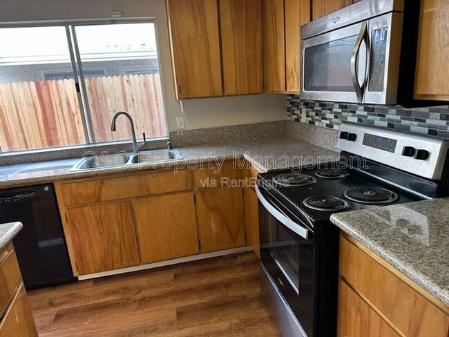 Building Photo - 1981 Benita Dr