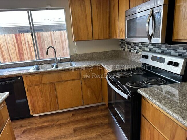 Foto del edificio - 1981 Benita Dr