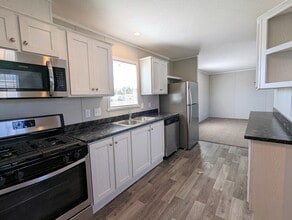 Building Photo - 554 Delaware