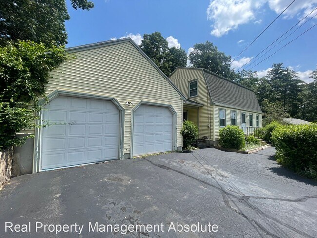 Foto del edificio - 3 br, 2 bath House - 19 McKenna Dr