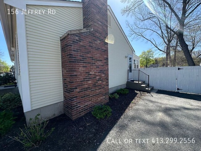 Building Photo - 156 Jeffrey Rd