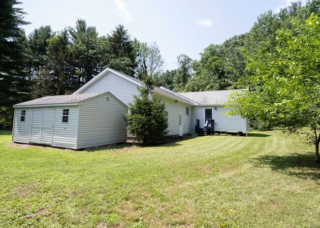 Building Photo - 79 Trestle Ln