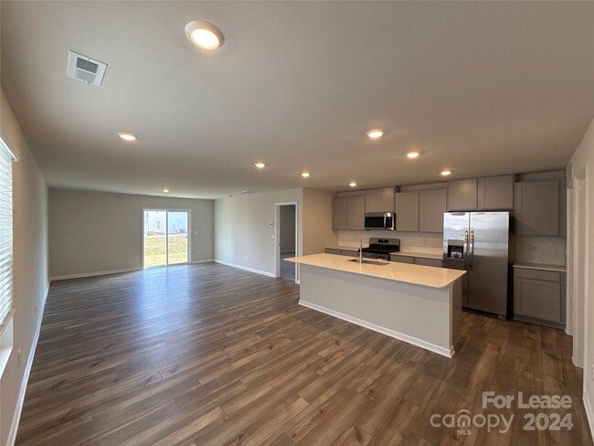 Foto del edificio - 13235 Hampton Bay Ln