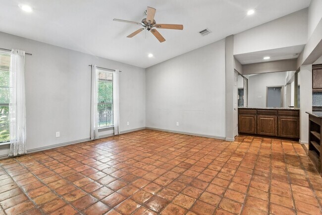 Foto del edificio - 13205 Kit Ln