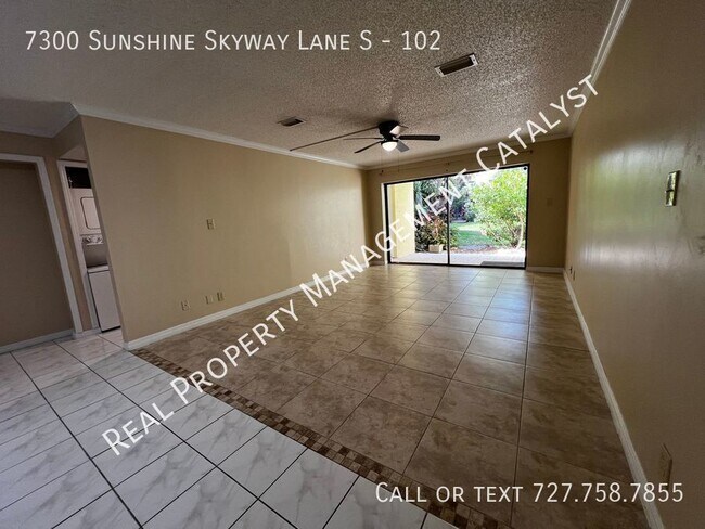 Foto del edificio - Lovely 2/2 Condo on Waterfront Bay