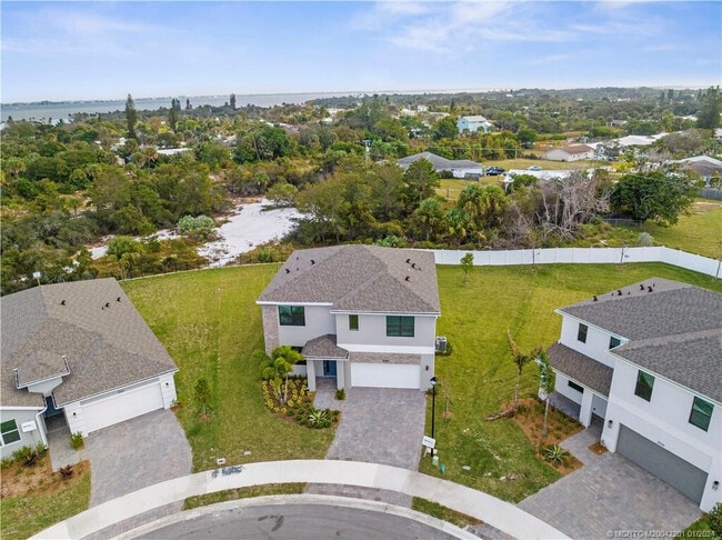 Foto del edificio - 2048 NE Ocean Dunes Dr