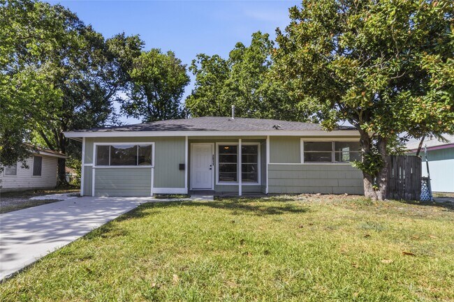 Building Photo - 2811 Morningside Ln