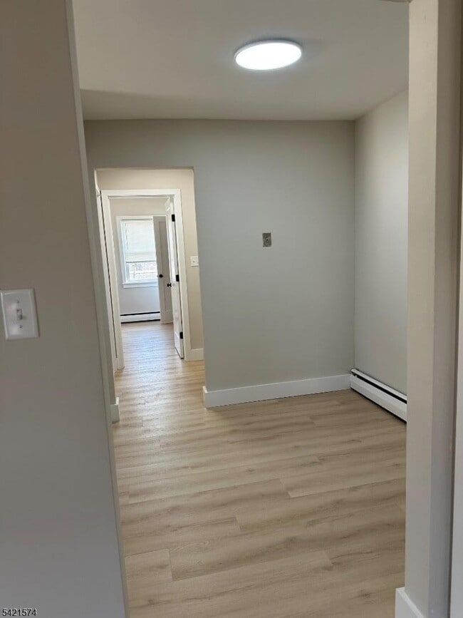 Foto del edificio - 78 Burnet Ave