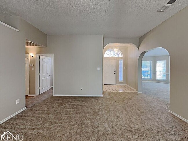 Foto del edificio - 3124 Creek Crossing Rd