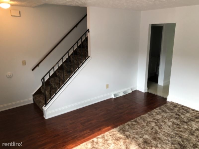 Foto principal - 1848 Brewster Creek Rd