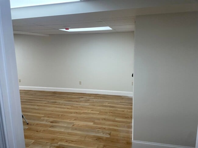 Building Photo - 64 Dunvegan Wds Dr