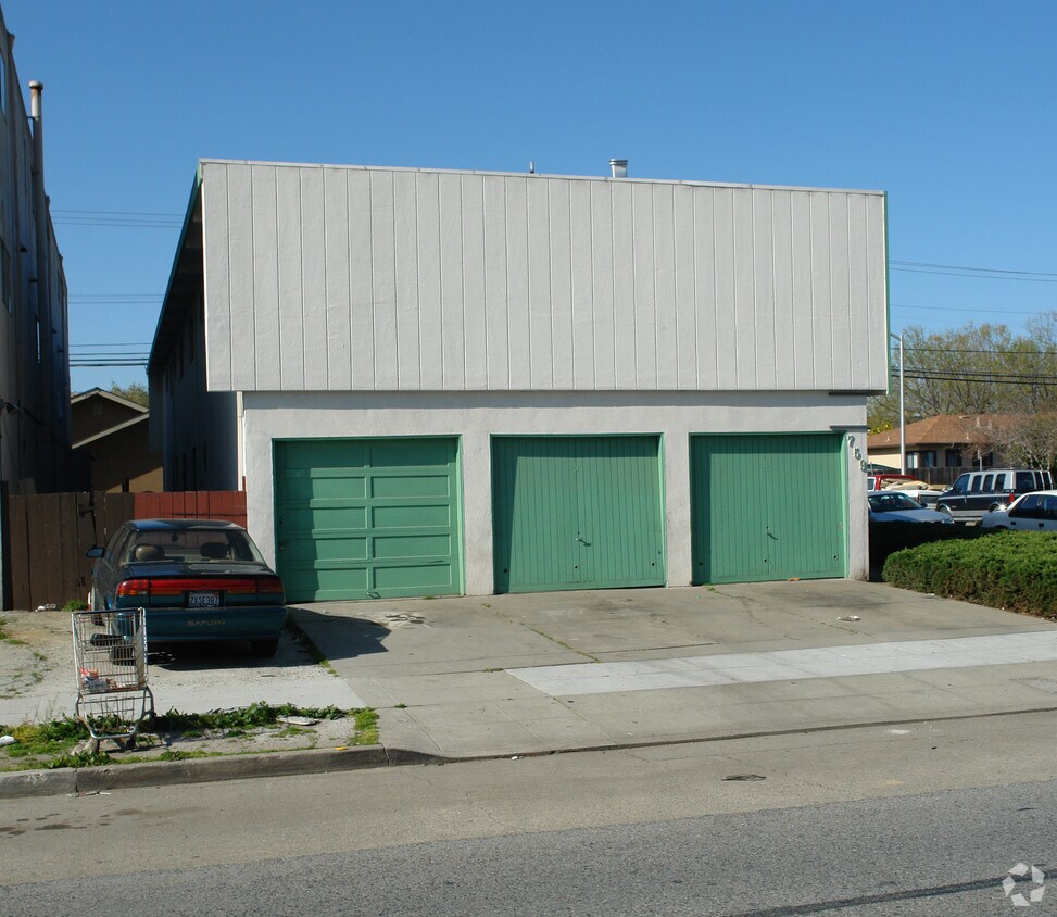 Building Photo - 759 N Amphlett Blvd
