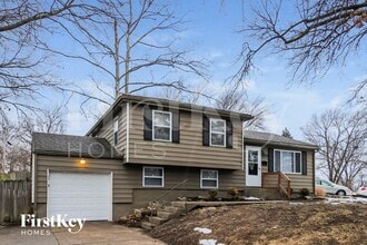Building Photo - 4900 N Sycamore Dr