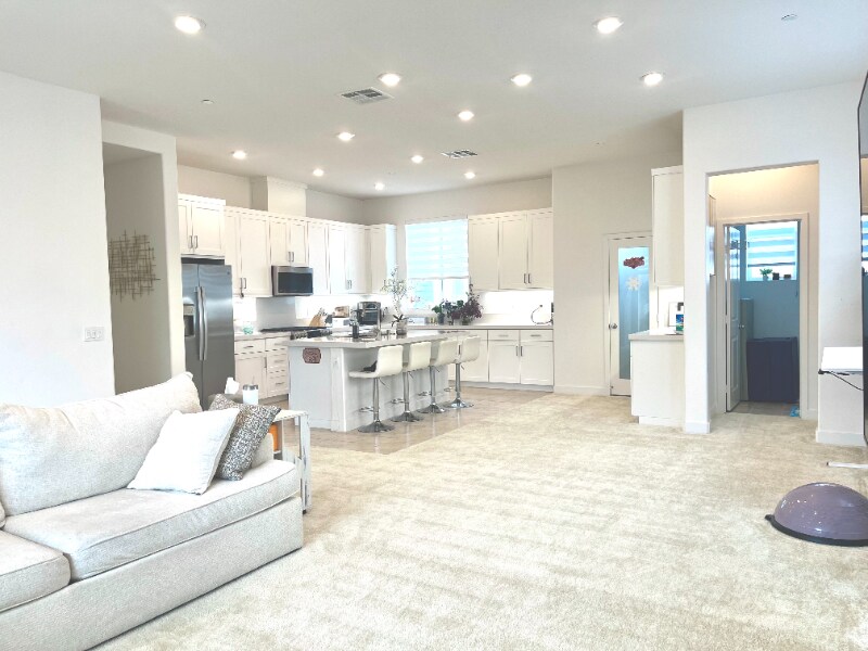 Building Photo - 259 Sash