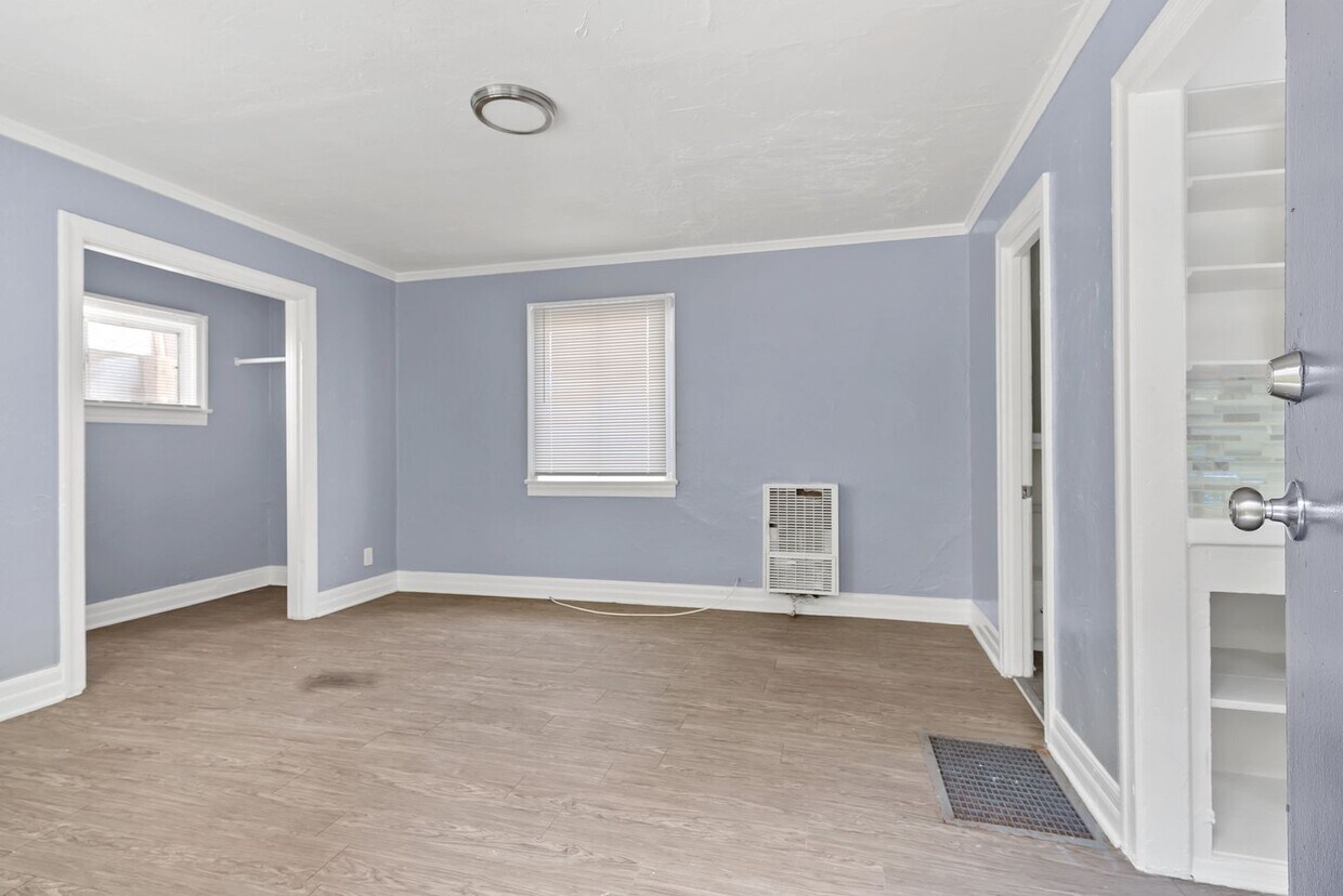 Foto principal - 1643 Locust Ave