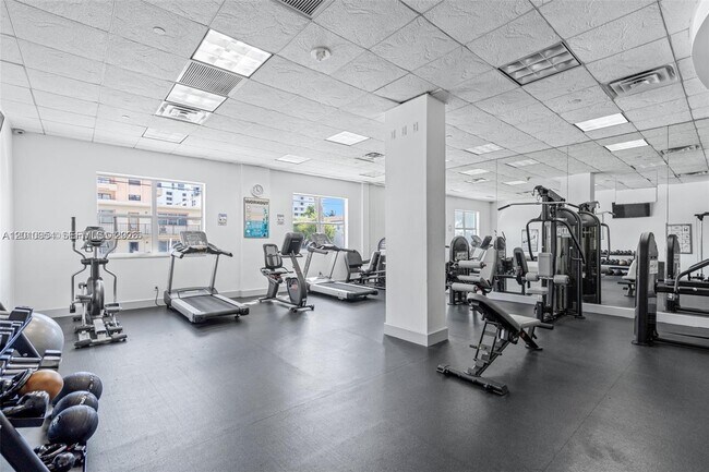 Building Photo - 401 69th St