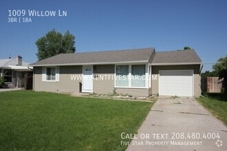 Building Photo - 1009 Willow Ln