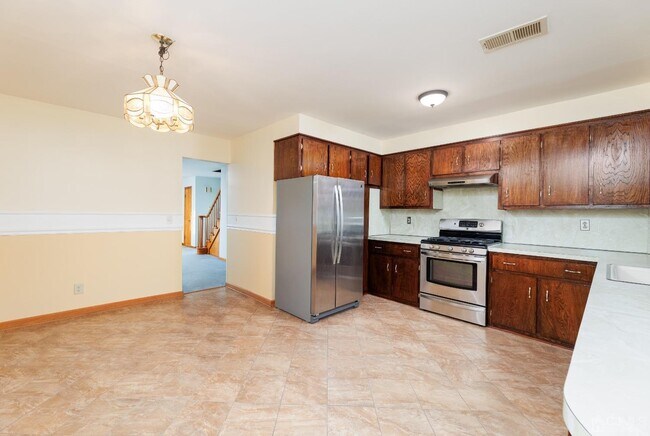 Building Photo - 74 Locust St