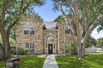 Building Photo - 2817 Ridgemere Dr