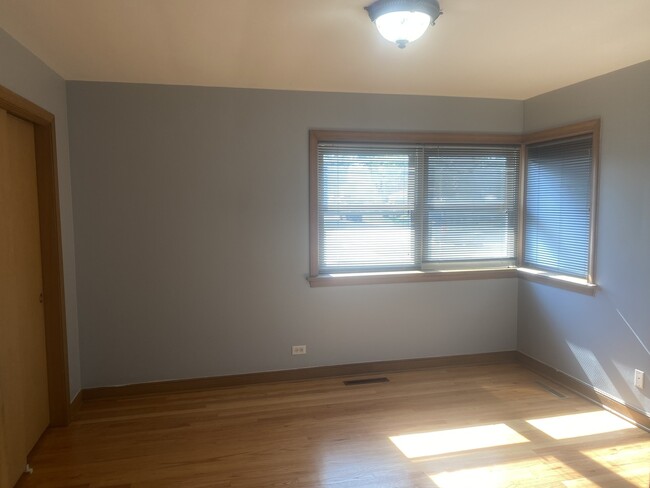 Foto del edificio - 1521 Balmoral Ave