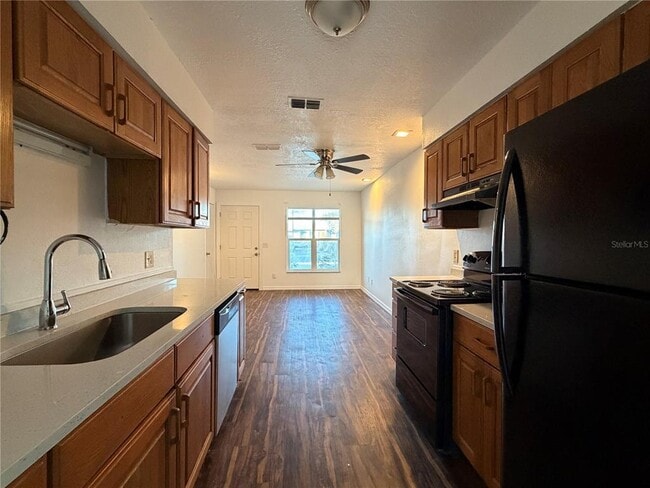 Building Photo - 6918 Edgefield Ln