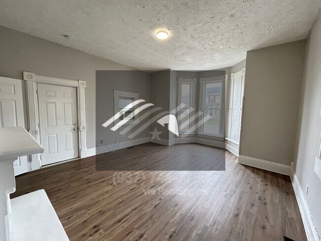 Foto del edificio - 815 S Main St