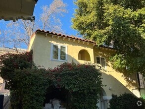 Building Photo - 200 S Rodeo Dr