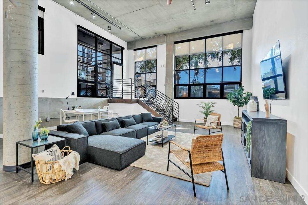 Primary Photo - 777 Sixth Ave