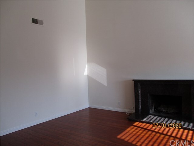 Building Photo - 17702 Kensington Ave