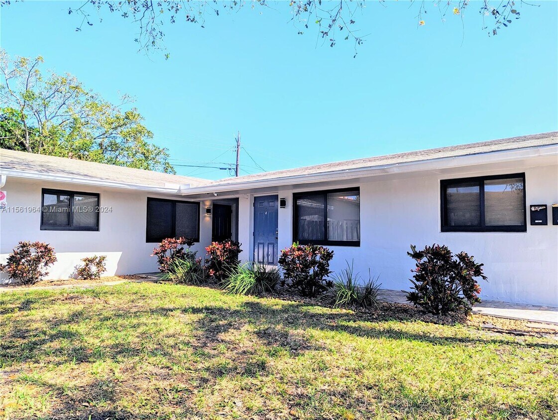 5601 NW 15th St Unit 3, Lauderhill, FL 33313 Room for Rent in