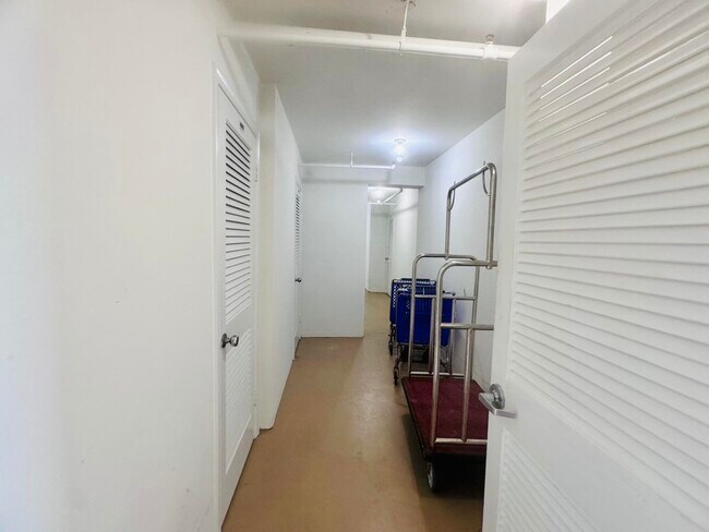 Foto del edificio - 200 S Beach Rd
